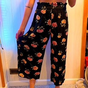 AMERICAN EAGLE FLARED STRETCHY PANTS